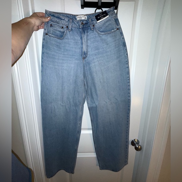 Abercrombie & Fitch The Wide Leg Mid Rise Curve Love jeans new with tags - Picture 4 of 7